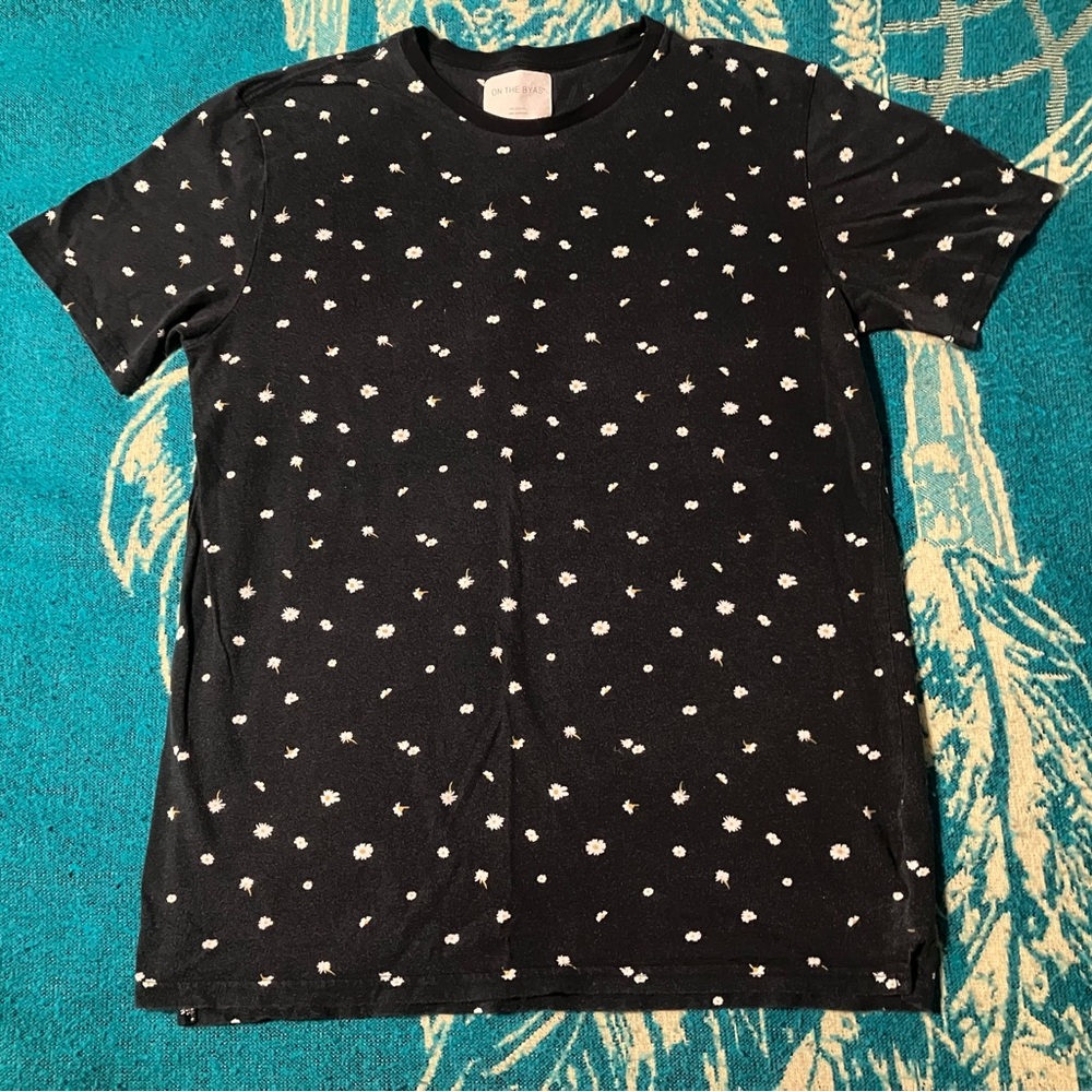 Pacsun Men’s Black and White Floral Print T Shirt